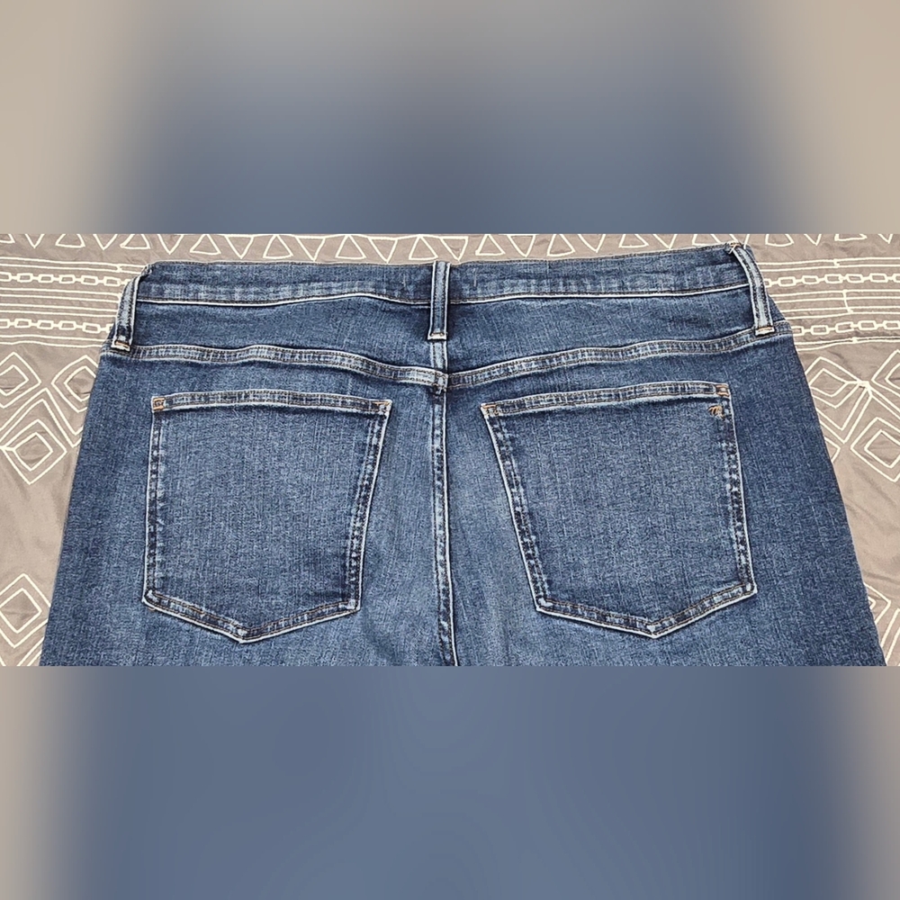 Madewell Midrise Kick Out Jeans Size 33 - Picture 4 of 8